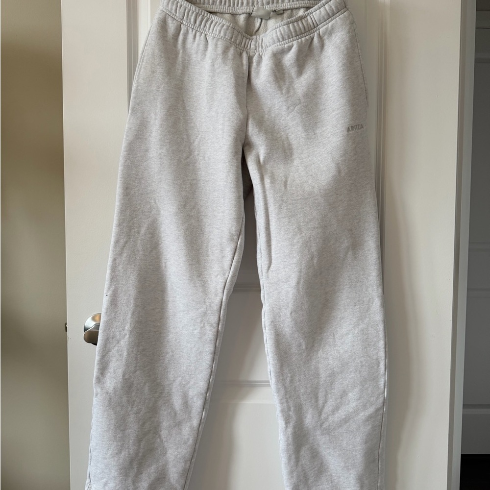 Aritzia Cozy Sweatfleece Mega Straight Sweatpant - White - Picture 2 of 5
